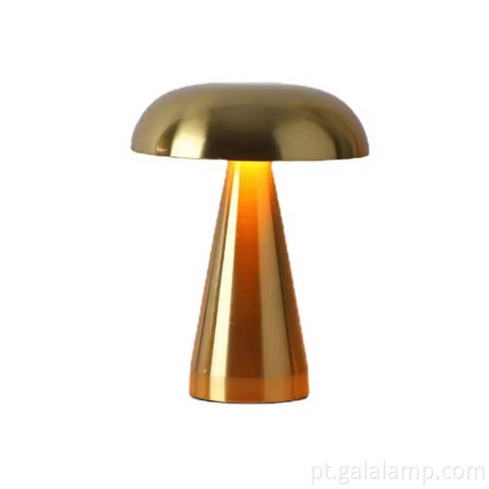 Lâmpada de mesa de metal recarregável de inspiração vintage para ambiente aconchegante